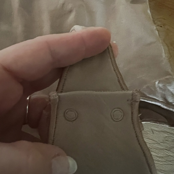 SKIMS seamless scoop neck thong bodysuit - Picture 3 of 5